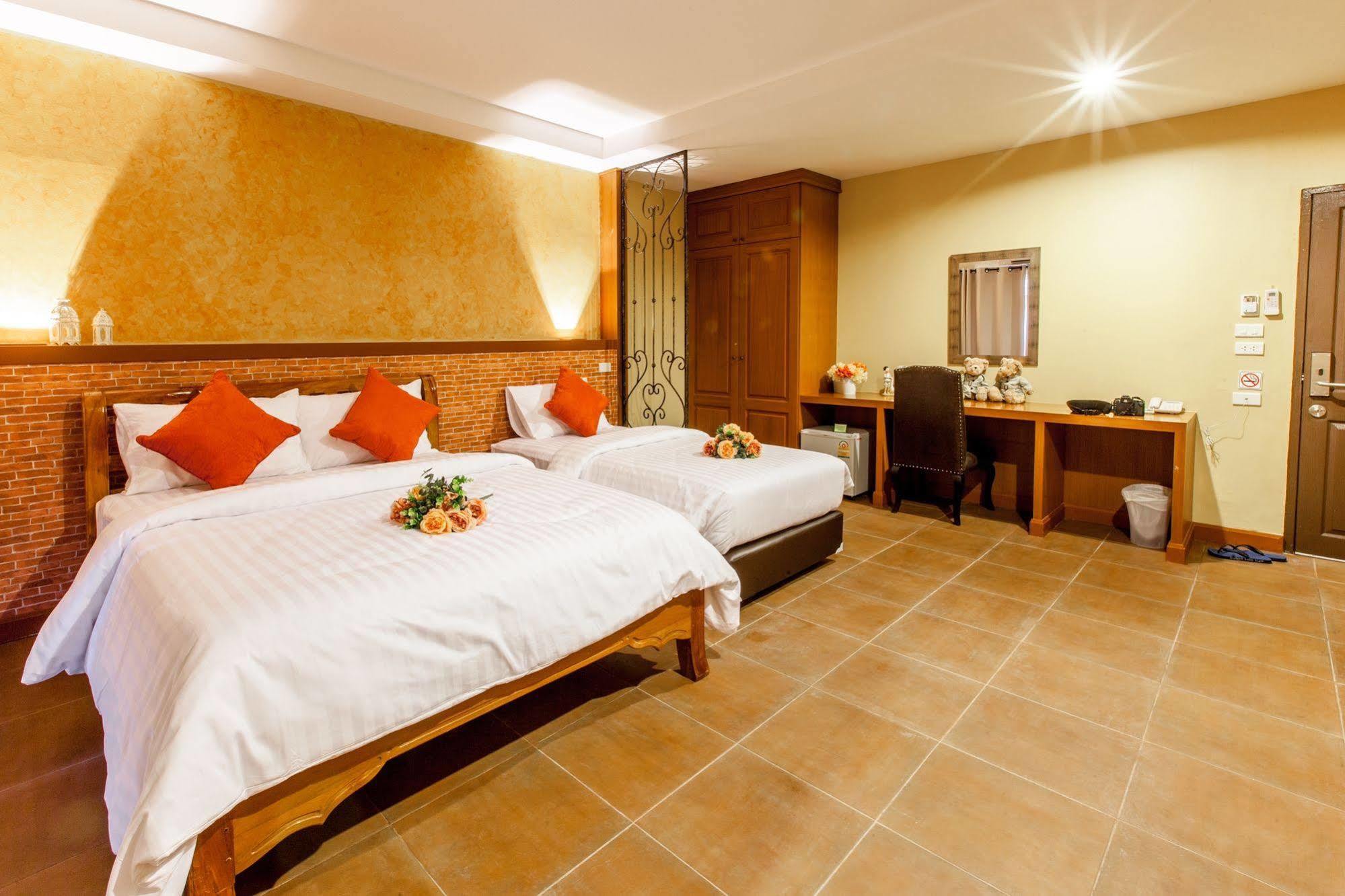 Gallery Lake View Hotel Khon Kaen Extérieur photo